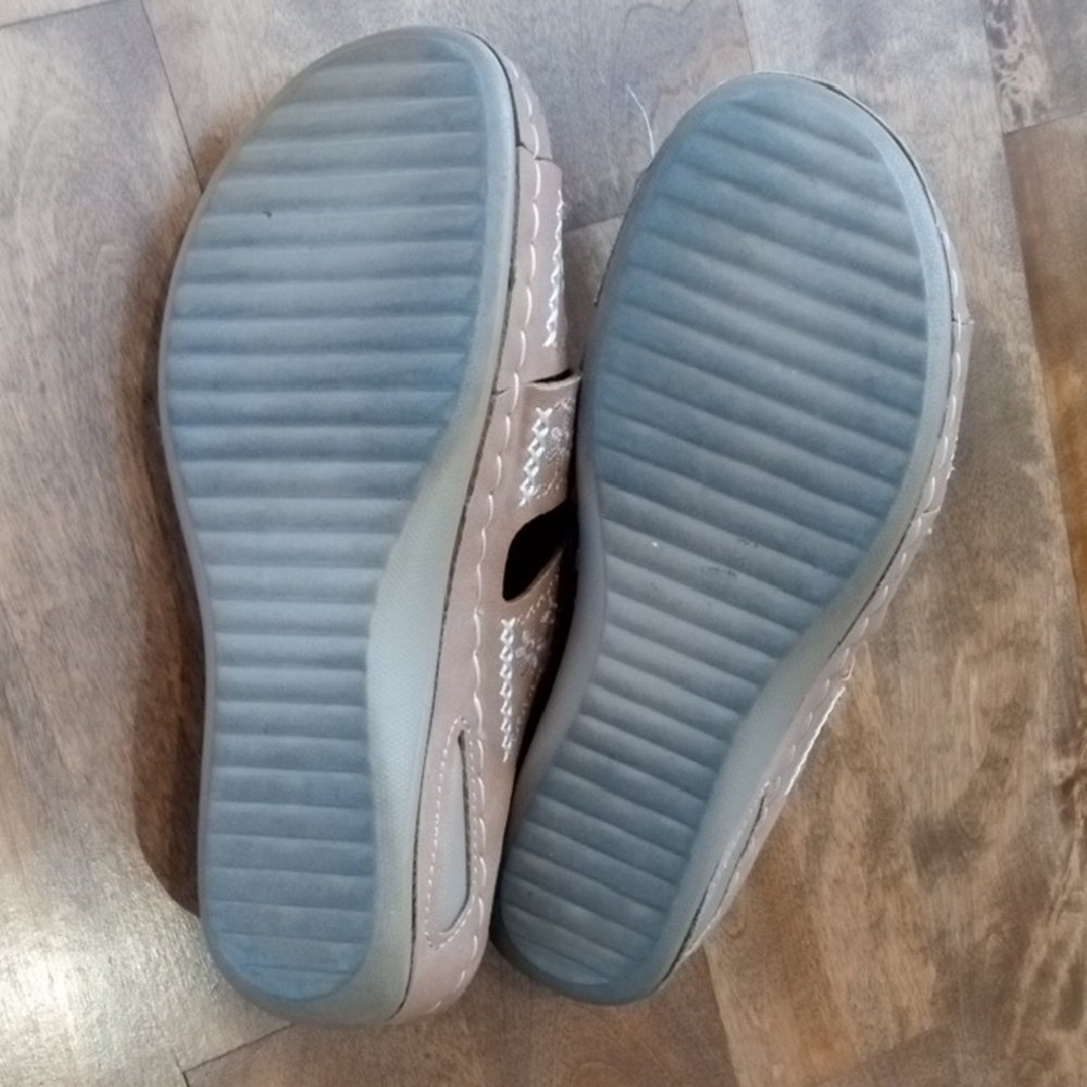 Lot of 4 Women's Casual Sandals - Picture 14 of 16